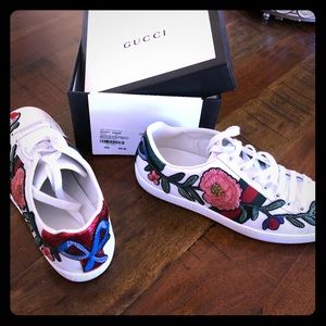 Floral Gucci Women’s shoes size 8.5